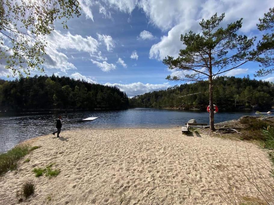 Romslig Og Fin Leilighet 17 Min Til Kristiansand Centrum Nodeland Экстерьер фото